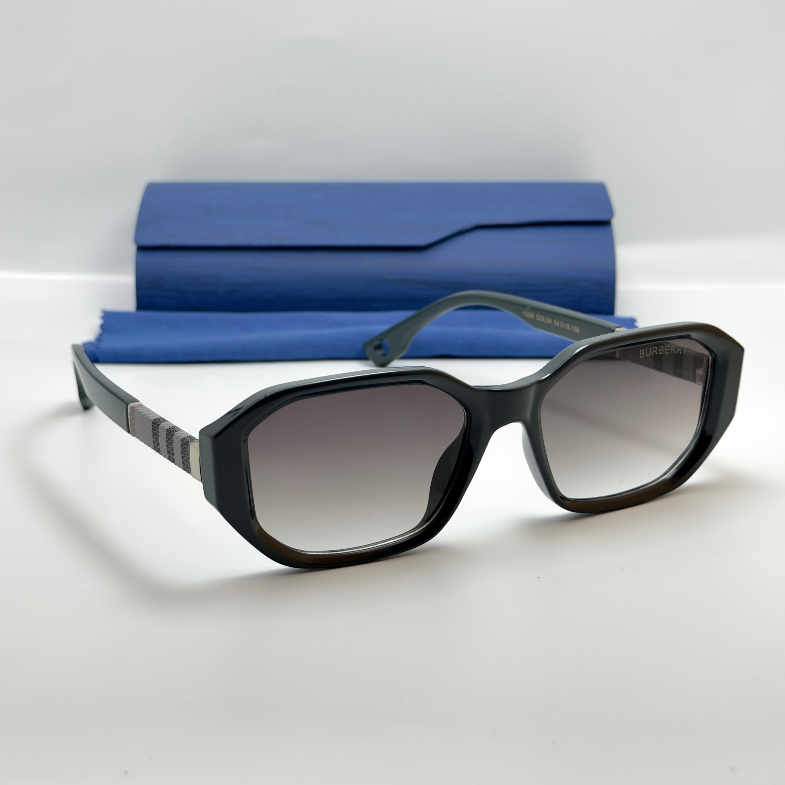 Burberry B3