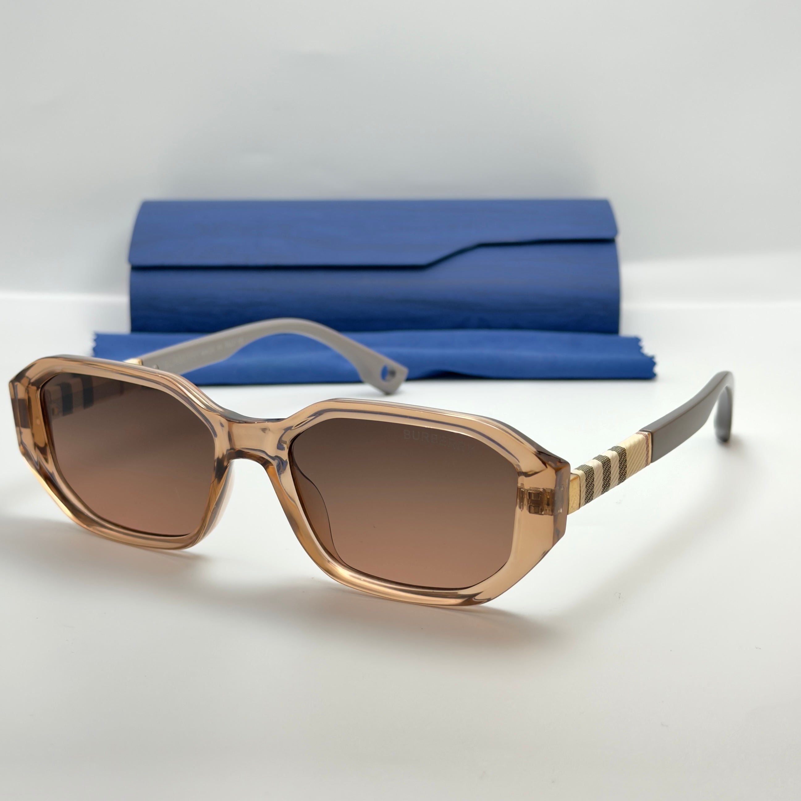 Burberry B1
